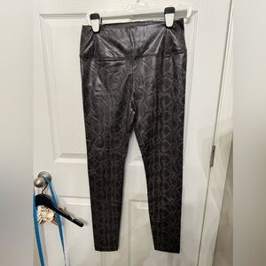7 For All Mankind Faux Leather Snake Skin Goth Festival Urban Leggings pants M